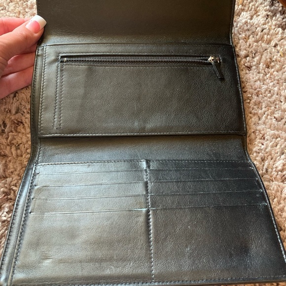 🎉HPx2🎉 CHANEL VINTAGE AUTHENTIC vintage trifold  wallet HP 10/20 & 12/24/21 - Picture 8 of 10